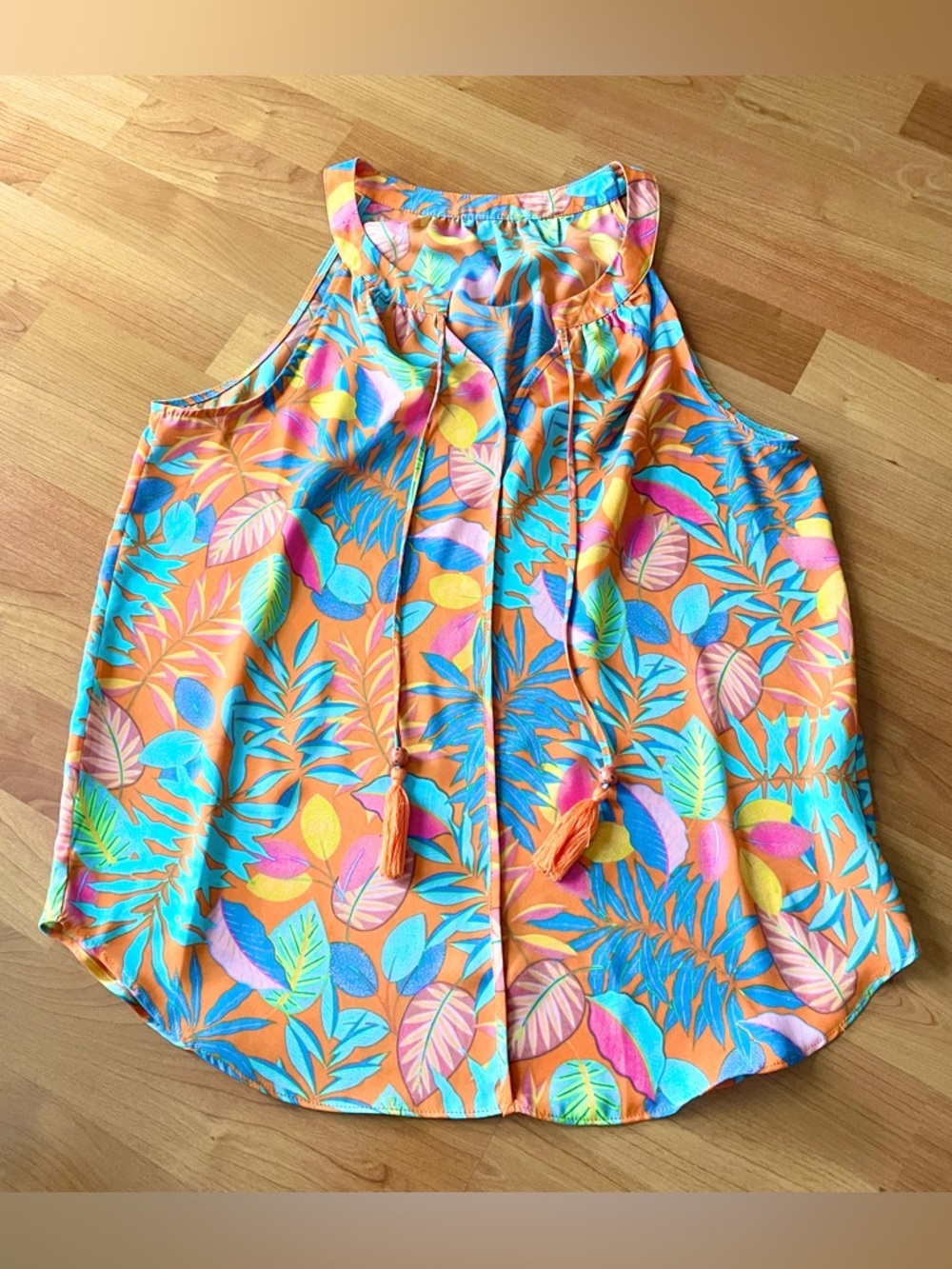NWOT Rose & Olive Tropical Print Top